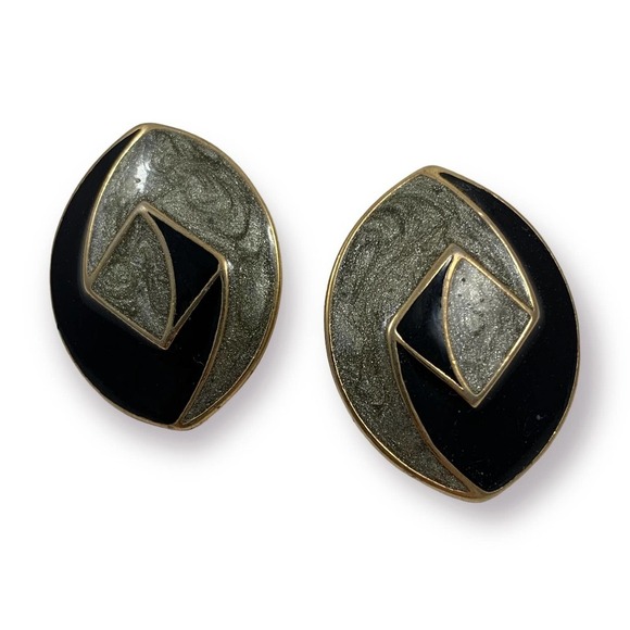 70's TRIFARI signed black and gold enamel geometric earrings - Picture 9 of 11